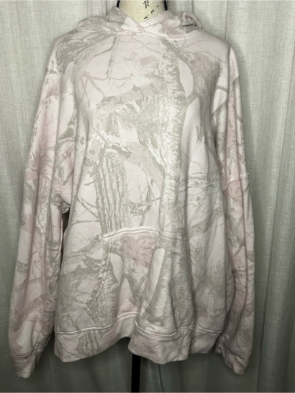 Hollister Women's XXL Light Pink Camouflage Hoodie